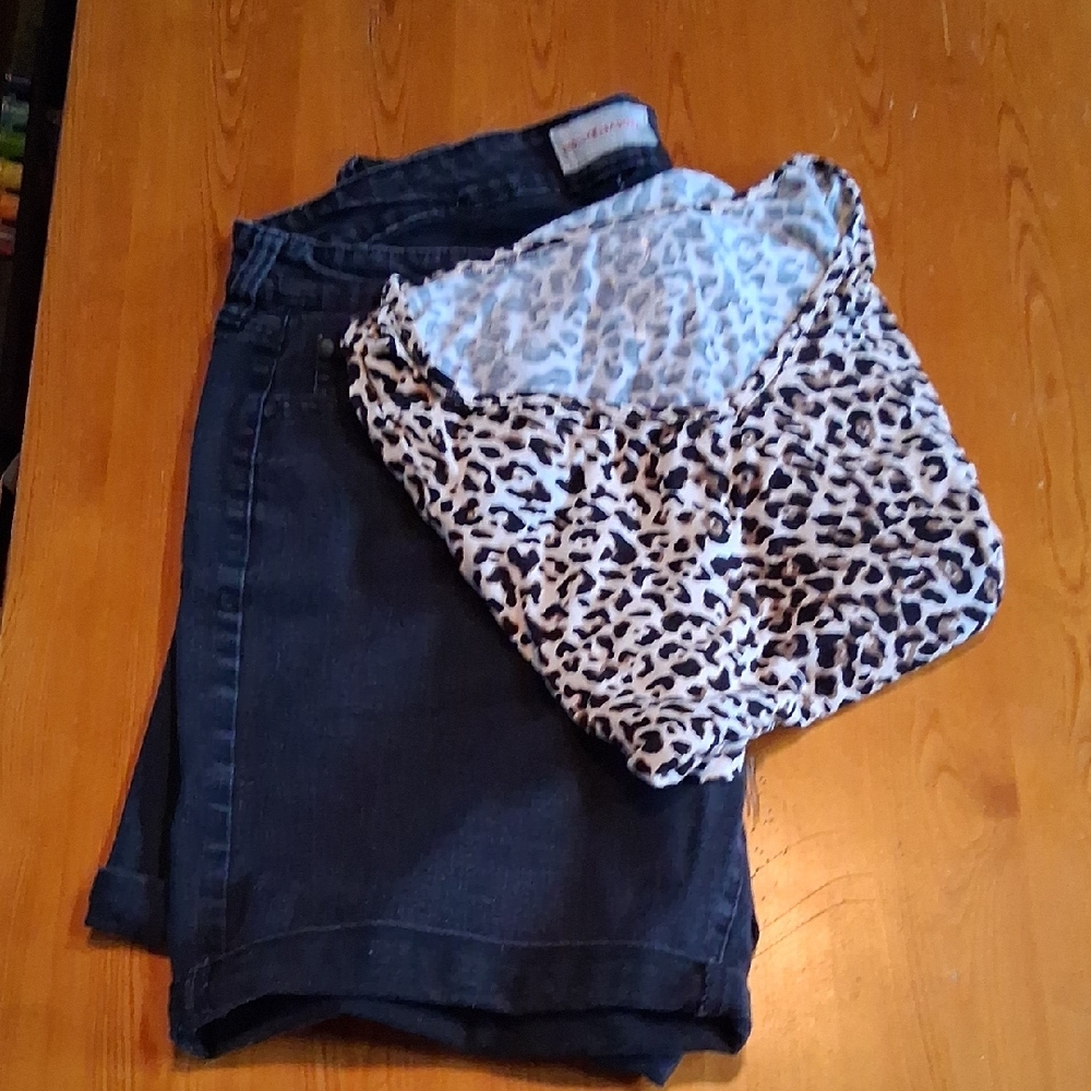 Stylish Black Women's Jean Shorts With Lepord Top